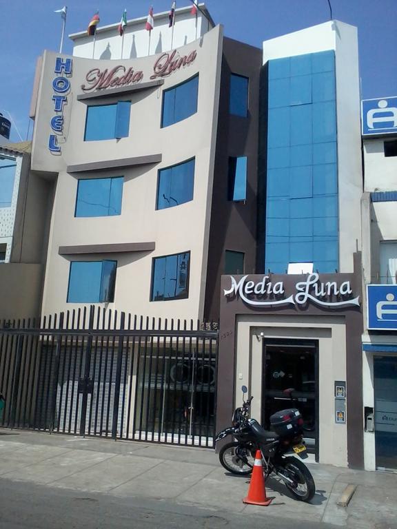 Hostal Media Luna Τρουχίλο Εξωτερικό φωτογραφία